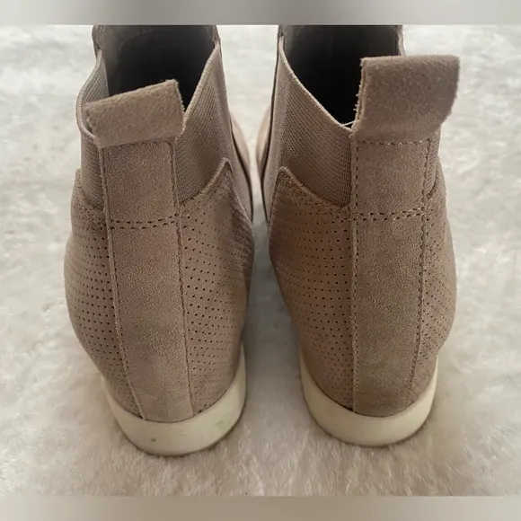 Dolce Vita Wedges Size 10 Color Tan